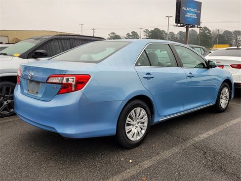 Used 2012 Toyota Camry LE image 3