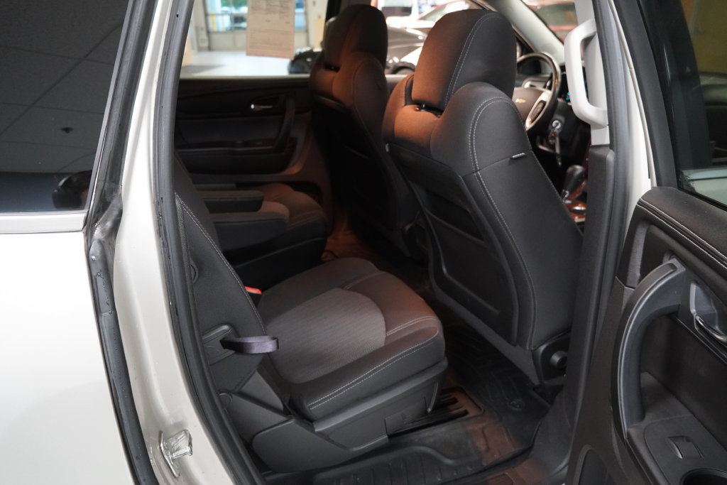 Used 2013 Chevrolet Traverse LT FWD image 22