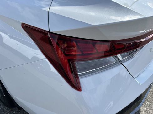New 2026 Hyundai Elantra Limited FWD image 17