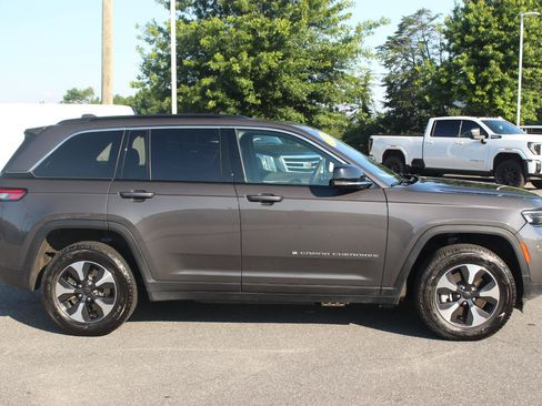 Used 2024 Jeep Grand Cherokee Limited 4xe AWD/4WD image 8