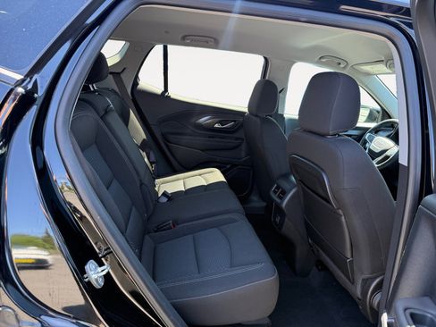 Used 2022 GMC Terrain SLE w/ Driver Convenience Package FWD image 18