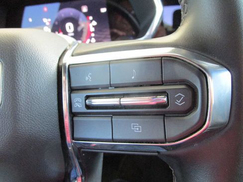 Used 2023 GMC Canyon Elevation w/ Elevation Premium Package AWD/4WD image 40