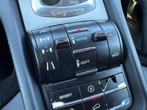 Used 2013 Porsche Cayenne GTS AWD/4WD image 34