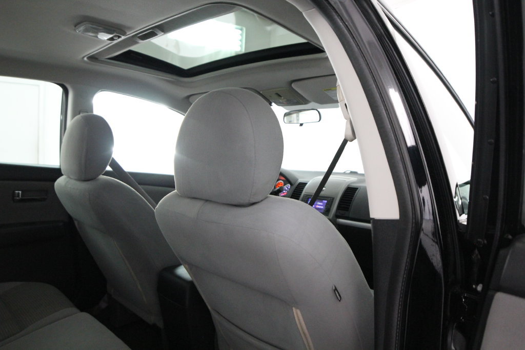 Used 2012 Nissan Sentra 2.0 SR w/ Special Edition Pkg FWD image 39