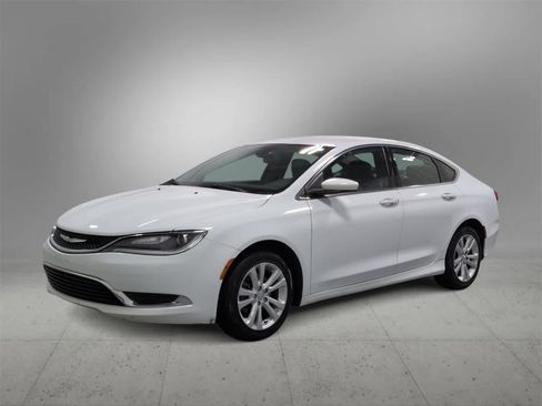 Certified 2017 Chrysler 200 Limited Platinum image 4