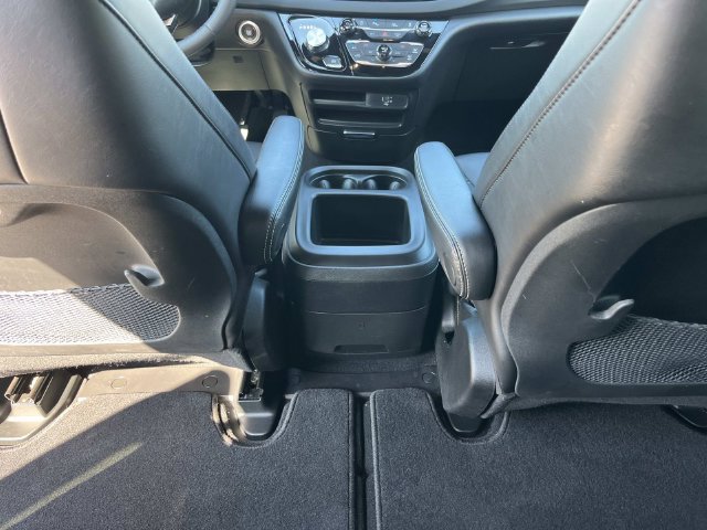 Certified 2026 Chrysler Pacifica Select FWD image 17