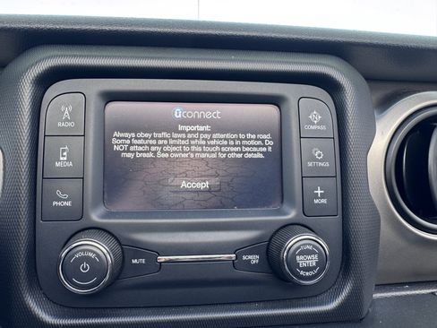 Used 2020 Jeep Wrangler Unlimited Sport S AWD/4WD image 19