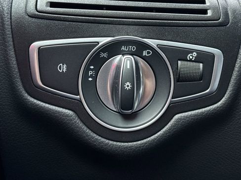 Used 2022 Mercedes-Benz GLC 300 4MATIC image 31