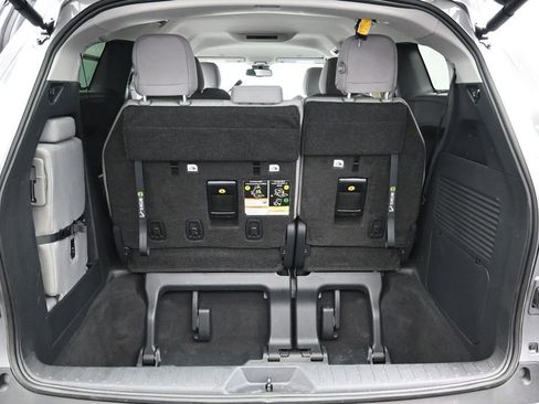 Certified 2026 Toyota Sienna LE FWD image 30