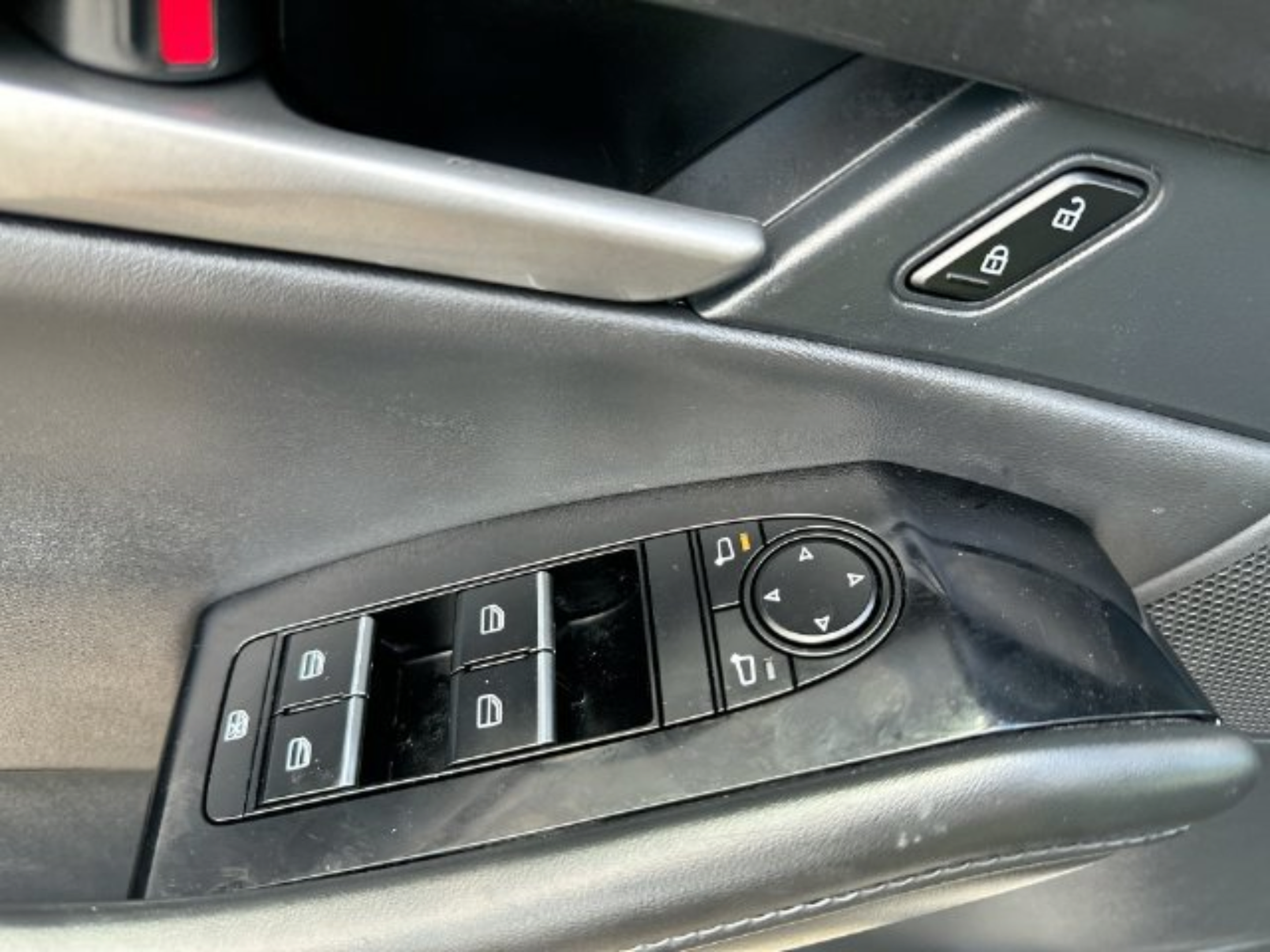 Used 2024 MAZDA CX-30 AWD 2.5 S w/ Select Sport Pkg image 15