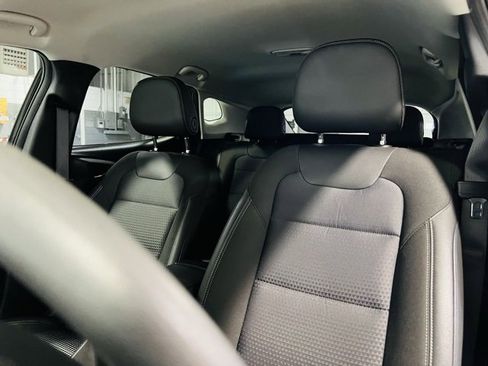 Used 2025 Chevrolet Trax LT image 3