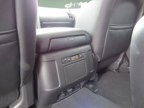 Used 2023 Nissan Armada SL w/ Captain's Chairs Package RWD image 19