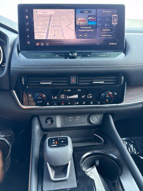 Used 2025 Nissan Rogue Platinum w/ Platinum Premium Package AWD/4WD image 9