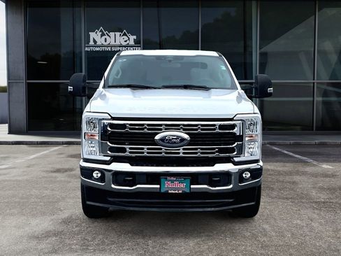 Used 2024 Ford F350 XLT image 3