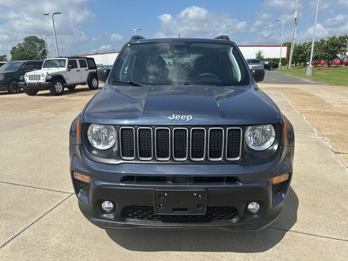 Used 2022 Jeep Renegade Latitude image 2
