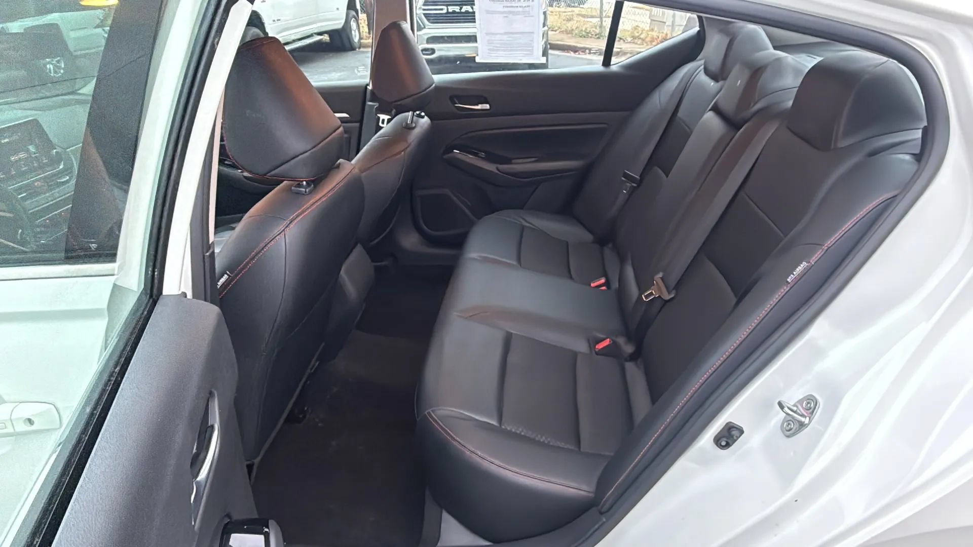 Used 2024 Nissan Altima 2.5 SR FWD image 9