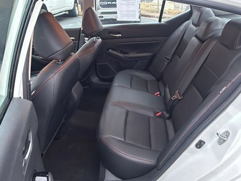 Used 2024 Nissan Altima 2.5 SR FWD image 9