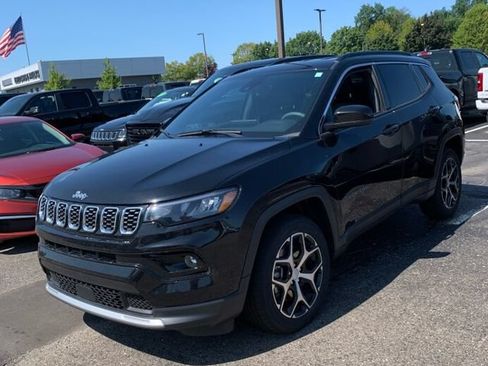 Used 2024 Jeep Compass Limited AWD/4WD image 18