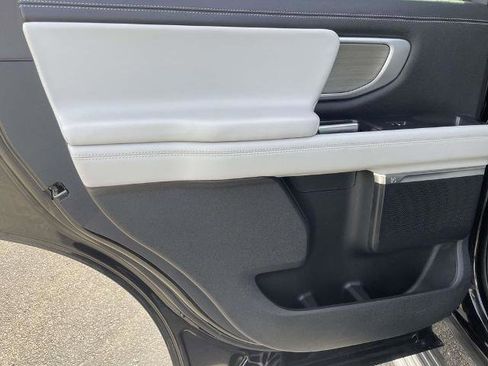 Certified 2025 Ford Expedition Platinum AWD/4WD image 24
