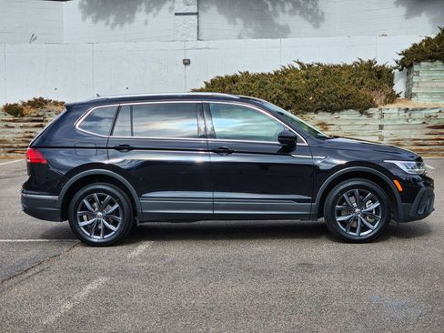 Certified 2022 Volkswagen Tiguan SE image 2