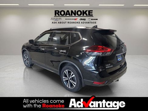 Used 2020 Nissan Rogue SV w/ Premium Package image 4