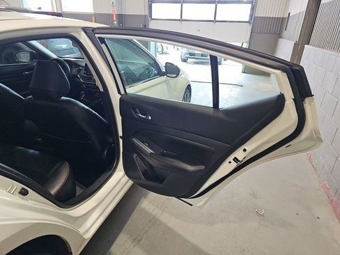 Used 2020 Nissan Altima 2.5 SR w/ Premium Package image 23