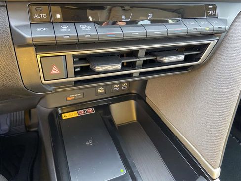 Used 2025 Toyota Camry LE image 22