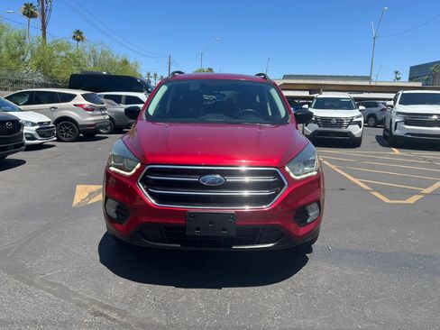 Used 2017 Ford Escape SE w/ Equipment Group 201A FWD image 2