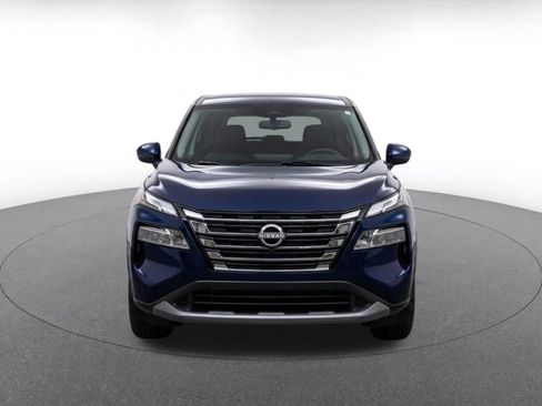 Used 2025 Nissan Rogue SV AWD/4WD image 2