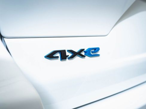 Used 2023 Jeep Grand Cherokee 30th Anniversary image 19