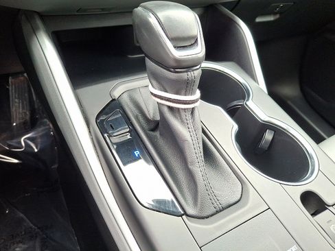 Used 2021 Toyota Highlander XLE image 17