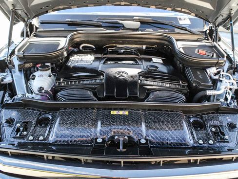 New 2026 Mercedes-Benz GLS 580 4MATIC image 29