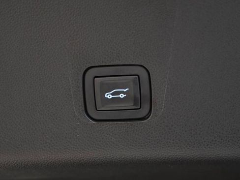 Used 2018 Chevrolet Traverse LT w/ LPO, Cargo Package AWD/4WD image 11