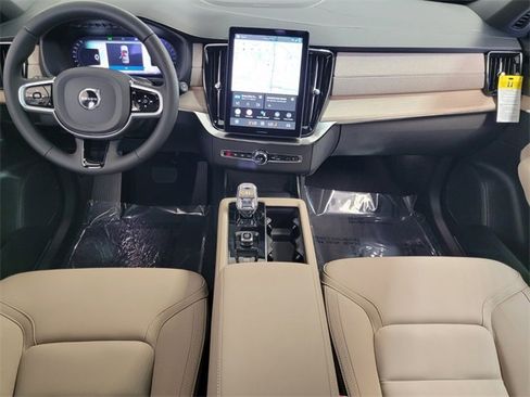 New 2026 Volvo XC90 B6 Plus w/ Protection Package Premier image 8