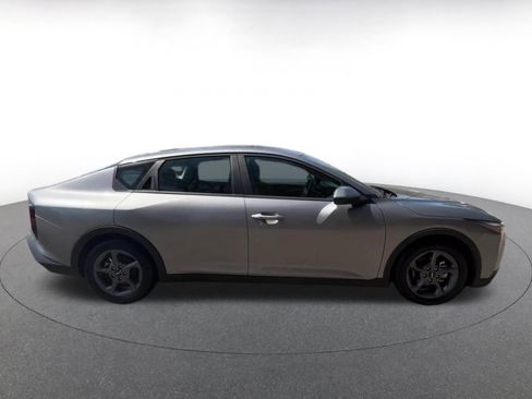 Used 2025 Kia K4 LXS image 16