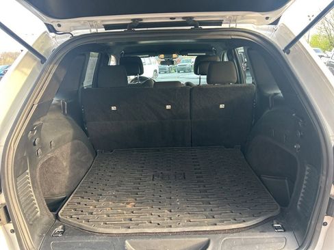 Used 2020 Jeep Grand Cherokee Laredo image 22