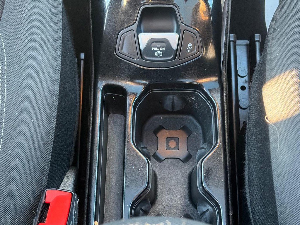 Used 2021 Jeep Renegade Latitude w/ Sun & Sound Group FWD image 17