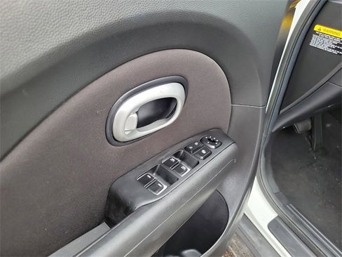 Used 2019 Kia Soul + image 7