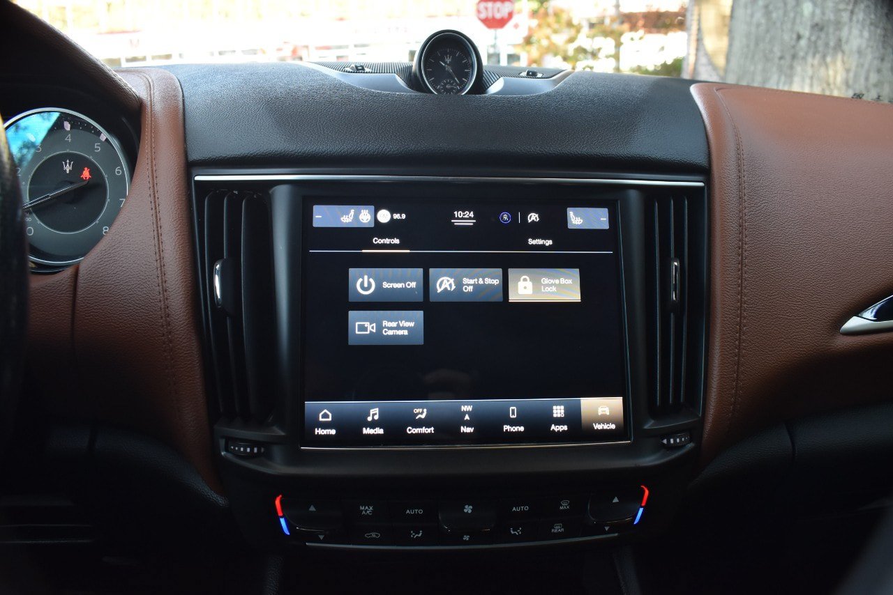 Used 2021 Maserati Levante AWD/4WD image 31
