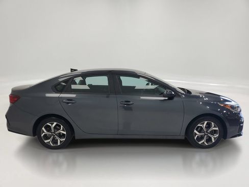 Used 2019 Kia Forte LXS FWD image 3