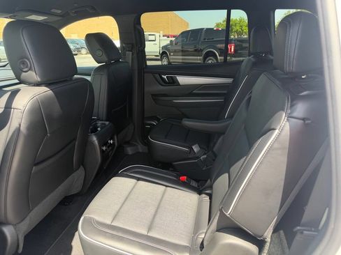 Used 2026 Buick Enclave Preferred FWD image 19