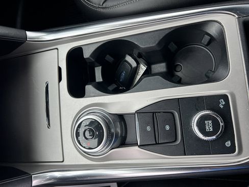 Used 2023 Ford Explorer XLT w/ Equipment Group 202A image 11