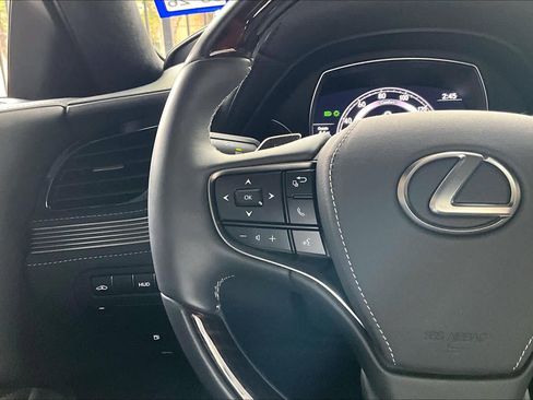 Used 2023 Lexus LS 500 AWD w/ Luxury Package image 23