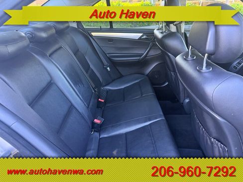 Used 2005 Mercedes-Benz C 230 Sedan image 11