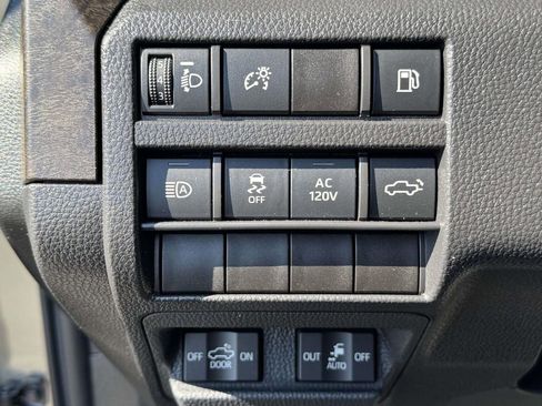 Used 2025 Toyota Tacoma Limited image 28