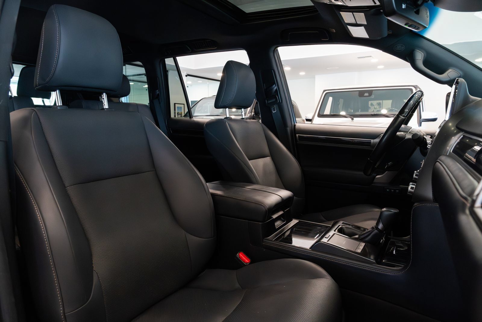 Used 2023 Lexus GX 460 Premium w/ Accessory Package AWD/4WD image 20