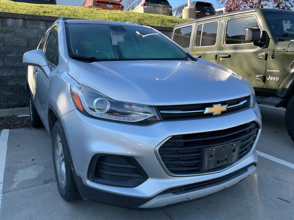 Used 2018 Chevrolet Trax LT w/ LT Convenience Package FWD image 11
