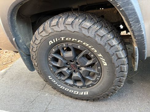 Used 2022 Nissan Frontier PRO-4X w/ Pro-4X Premium Package image 15