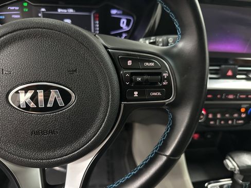 Used 2021 Kia Niro Touring image 18