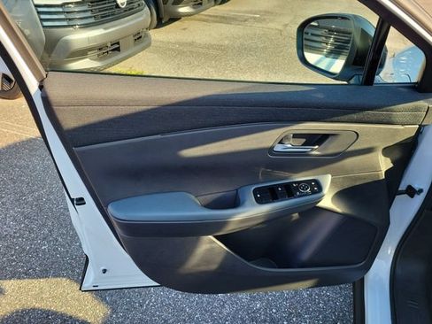 New 2026 Nissan Leaf SV+ w/ Floor Mat Package (SV+) FWD image 13